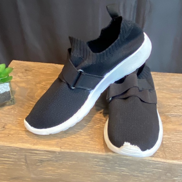 Comfy Fabric Slip onSneaker π - Picture 9 of 10